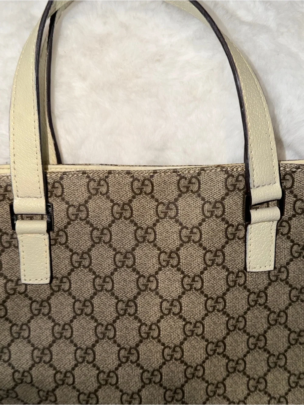 Gucci GG Canvas‎ Supreme Flat Tote